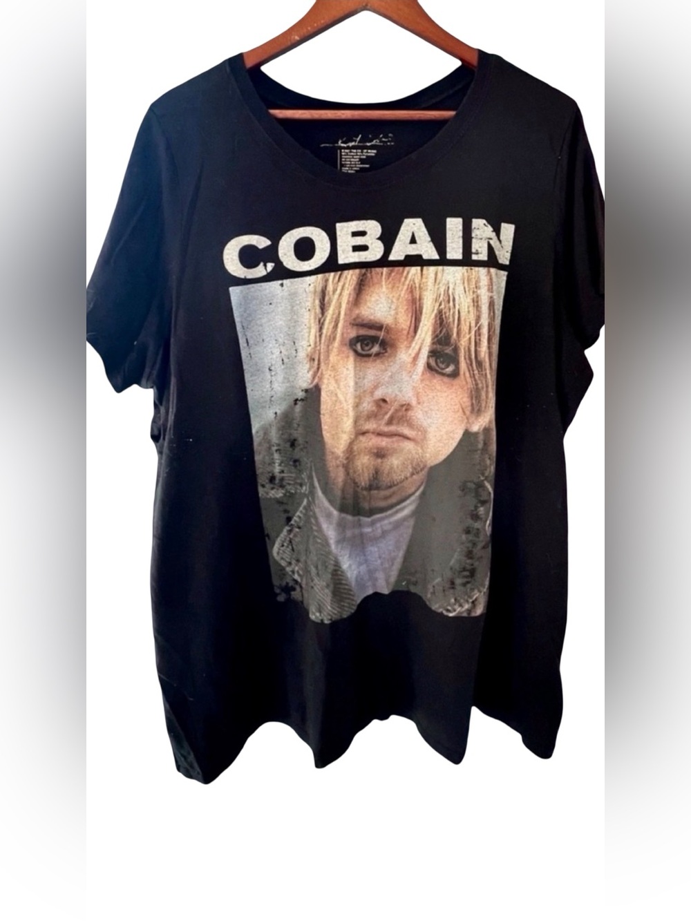 Torrid, Nirvana’s Kurt Cobain Portrait Graphic Tee (Size 4)